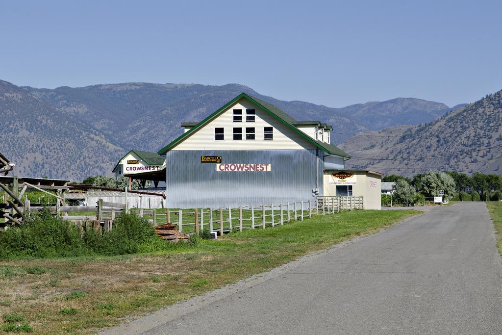 Crowsnest Vineyards Guesthouse Cawston Eksteriør billede